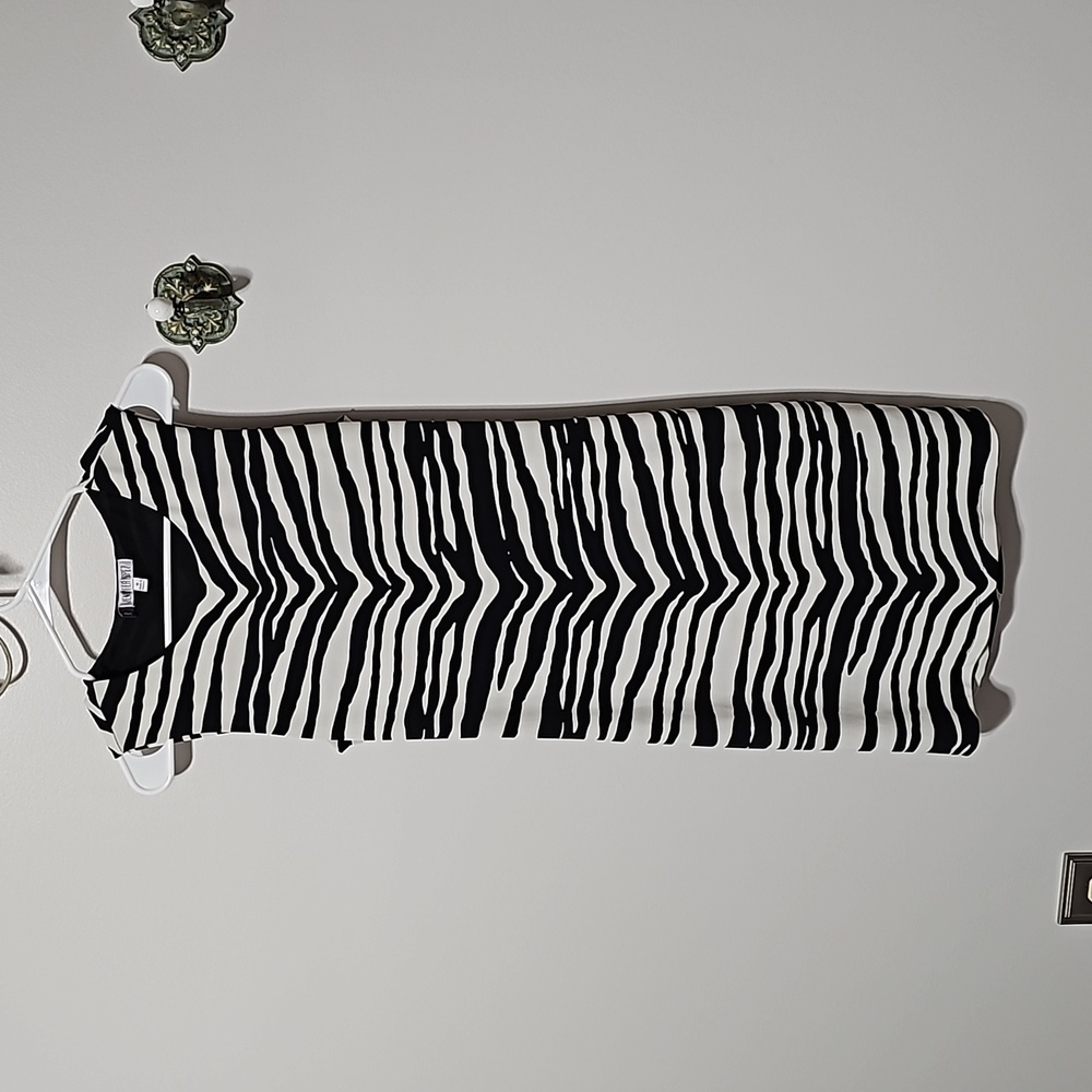 Jennifer Lopez - Zebra Dress